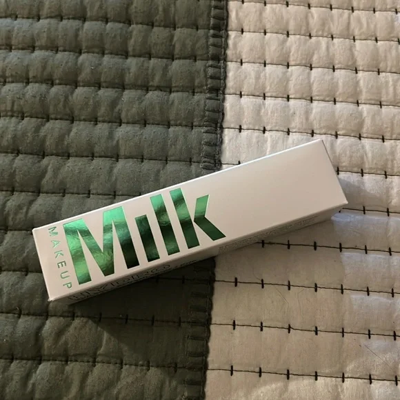 Milk Makeup Hydro Grip Set + Refresh Spray / Grip - Picture 8 of 10